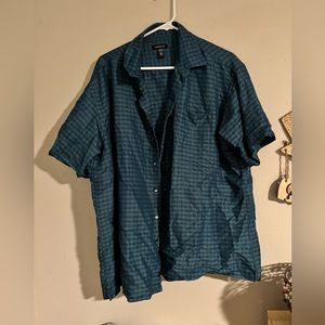 ✨SOLD✨ Van Huesen Button Down